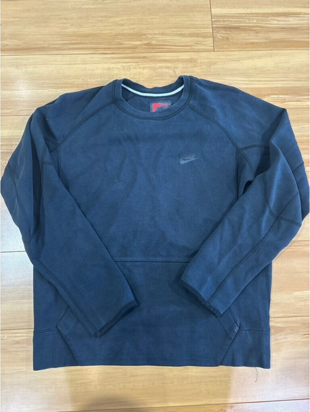 Nike Spellout Tonal Swoosh Crewneck Sweatshirt Black Size M Center Pouch